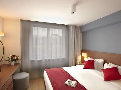 アパートホテル シタディーン プラス ディタリー 3*