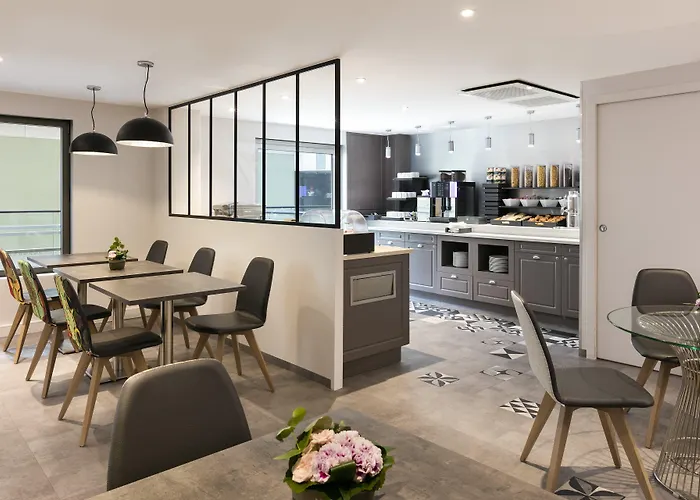 シタディーン プラス ディタリー 3* パリ